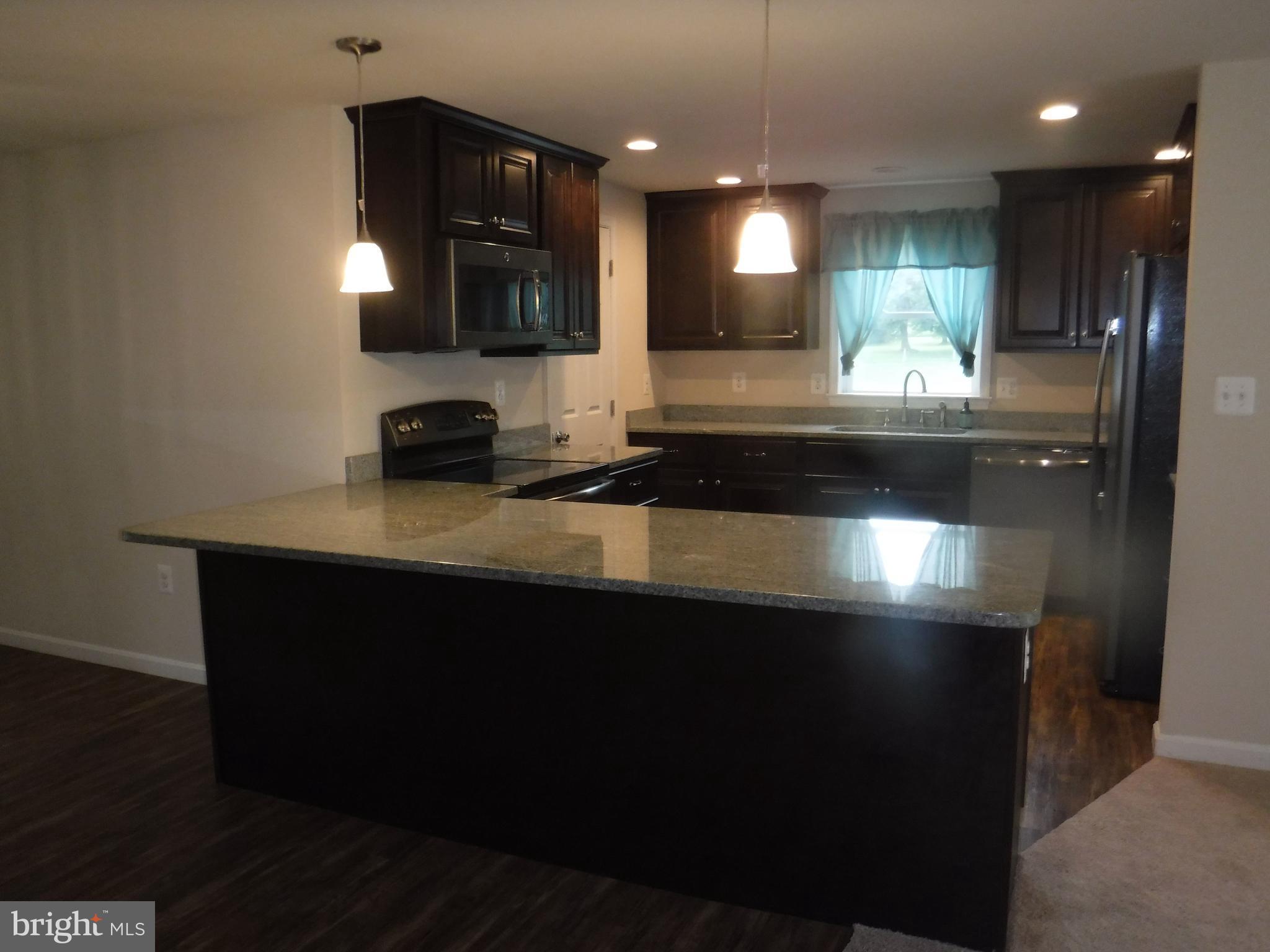 BUILT IN BAR, PERFECT FOR ENTERTAINING