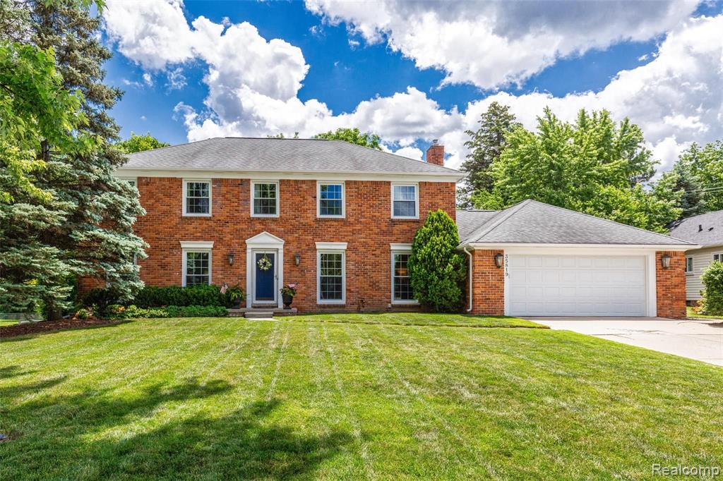 35819 Johnstown Road Farmington Hills, MI 48335 - Photo 1 of 66