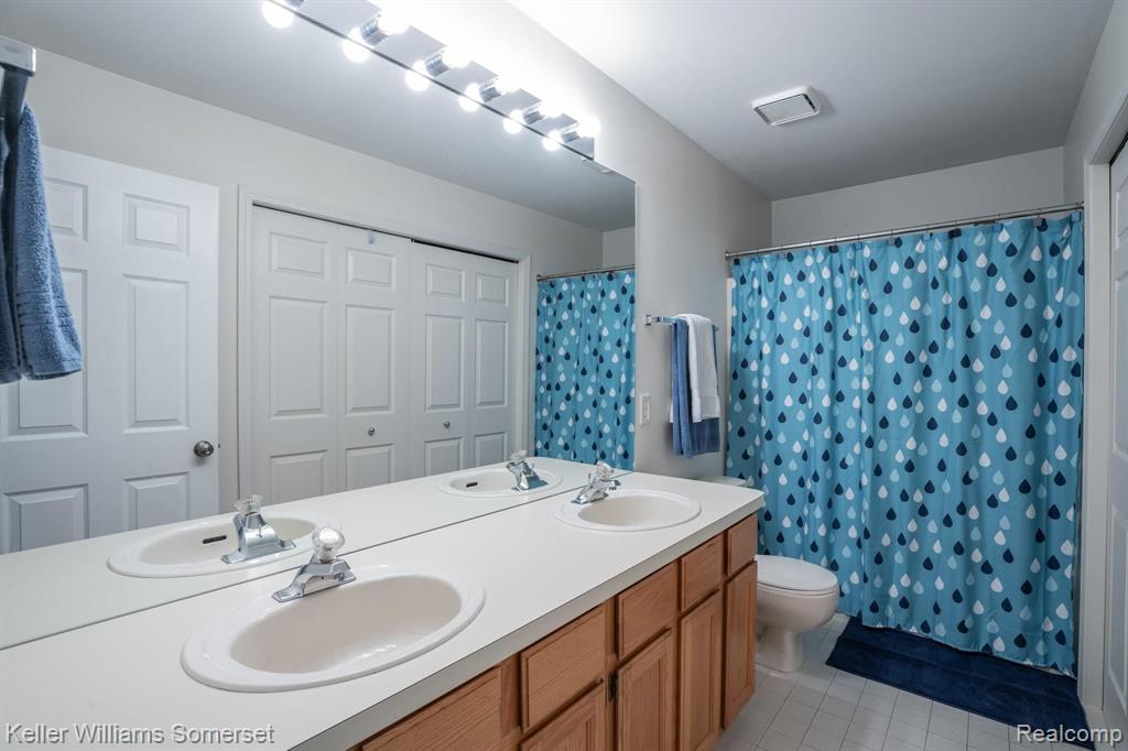 222 Saxon Court Rochester Hills, MI 48307 - Photo 19 of 24