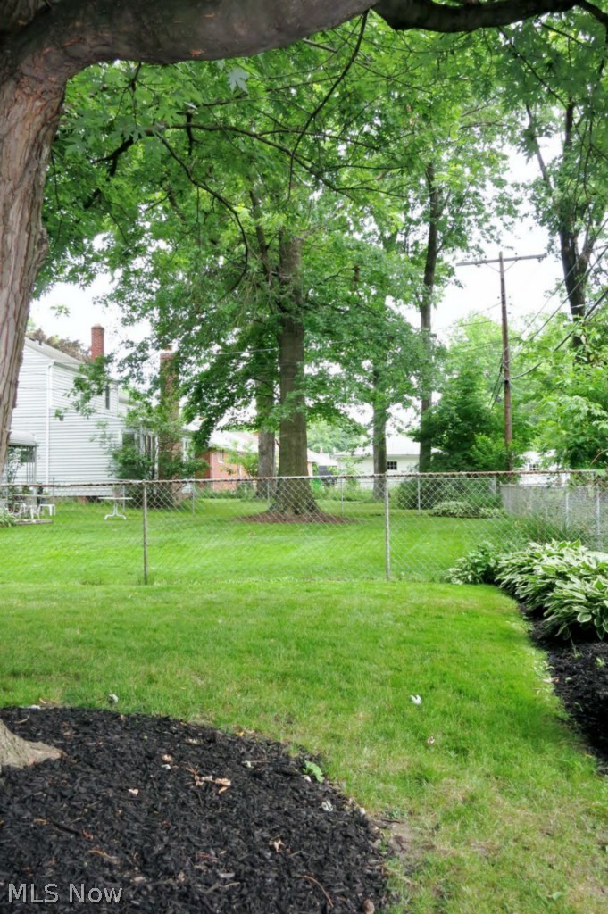 1038 Homestead Road Cleveland, OH 44121 - Photo 20 of 22