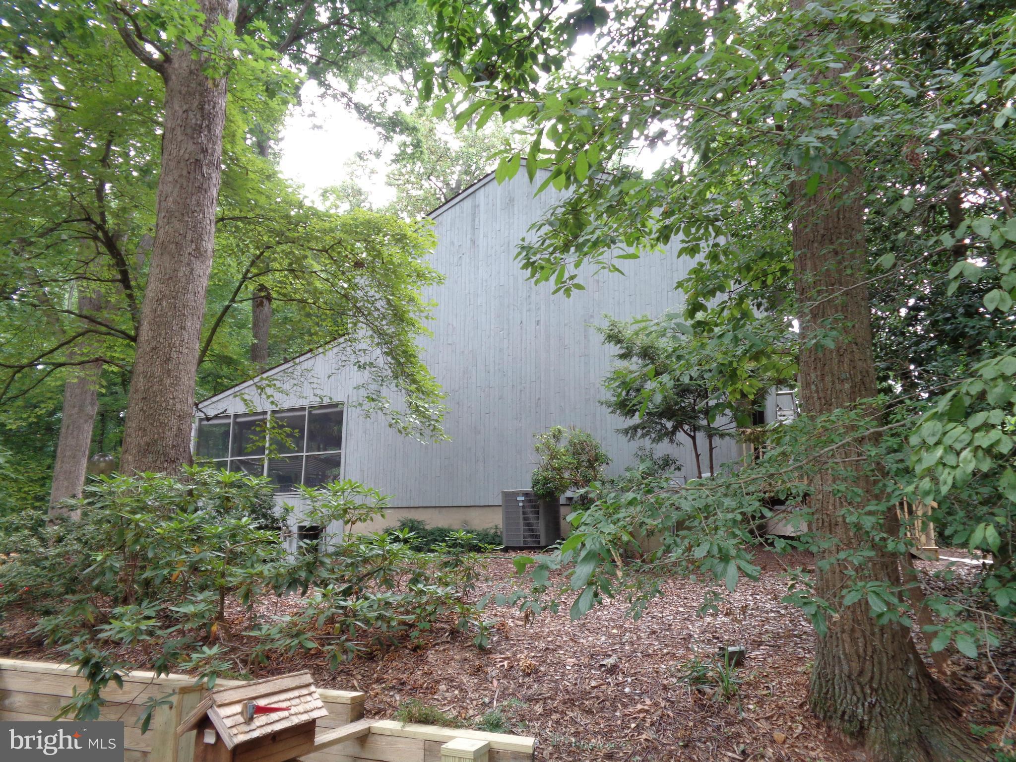 8304 Wicomico Road Pasadena, MD 21122 - Photo 2 of 18 Exterior (General)