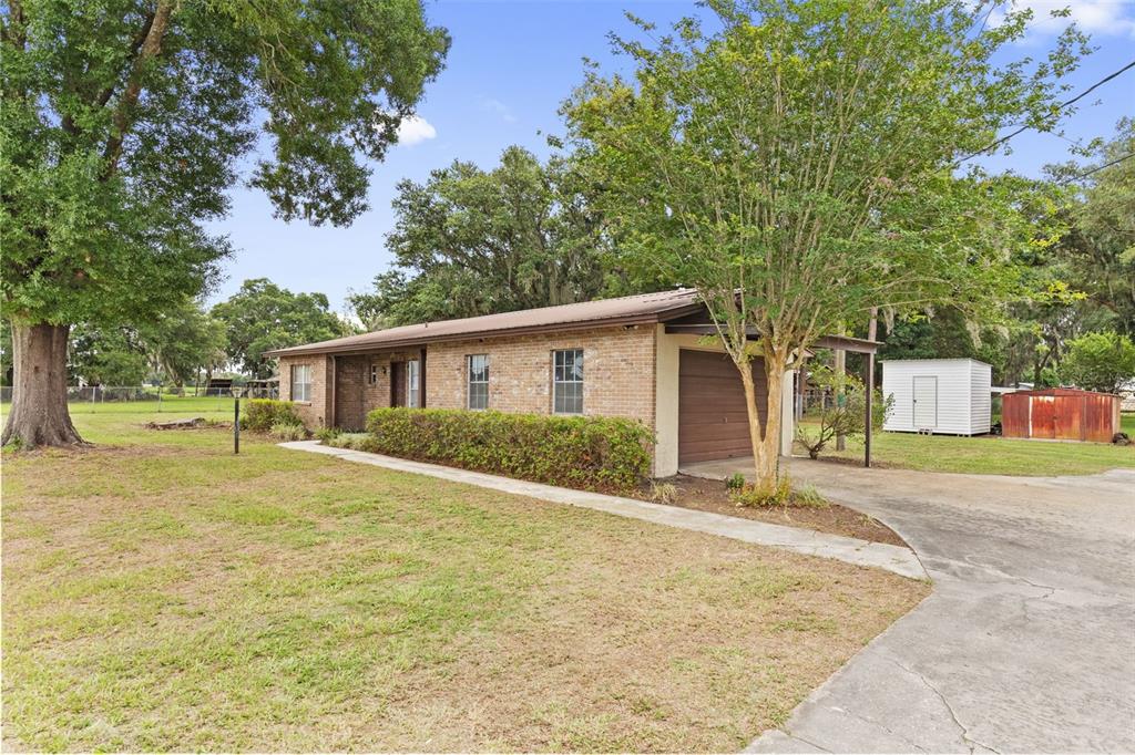 2803 East Trapnell Road Plant City, FL 33566 - Photo 5 of 58