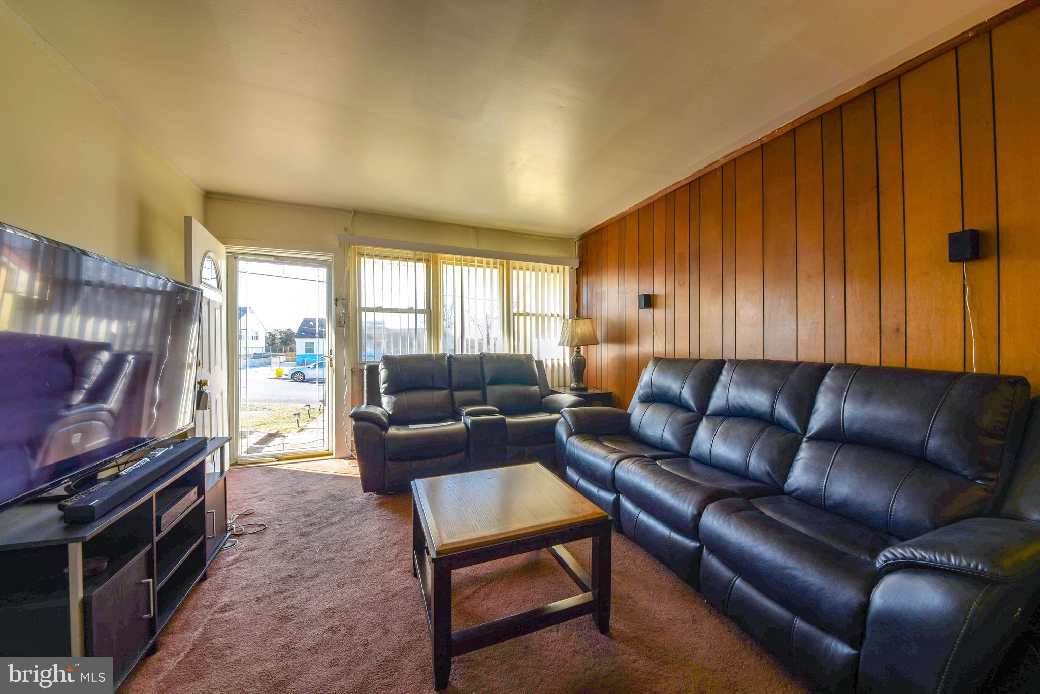 7730 Oxman Road Landover, MD 20785 - Photo 11 of 16 Living Room