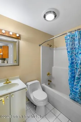 a view of outdoor kitchen and outdoor space