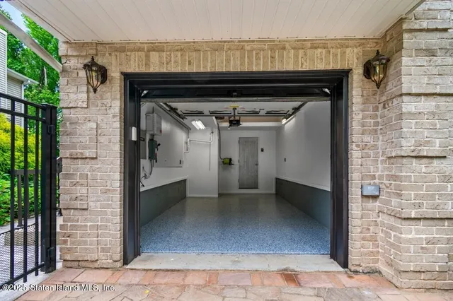 $1,898,500 | 476 Hargold Avenue | Woodrow