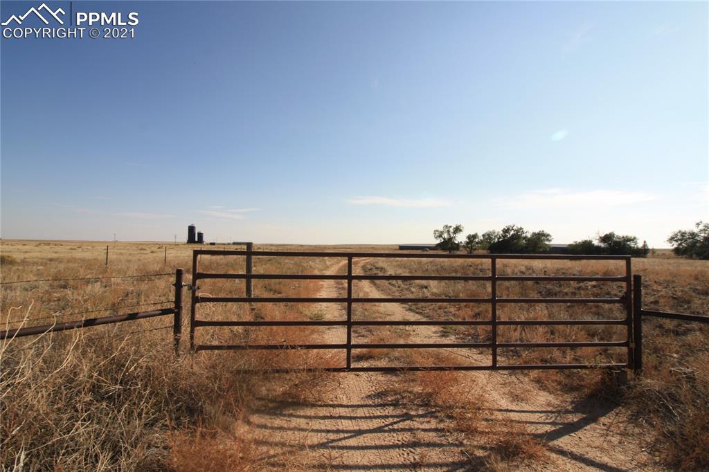 65200 Stroud Road Boone, CO 81025 - Photo 3 of 40 a view of a terrace