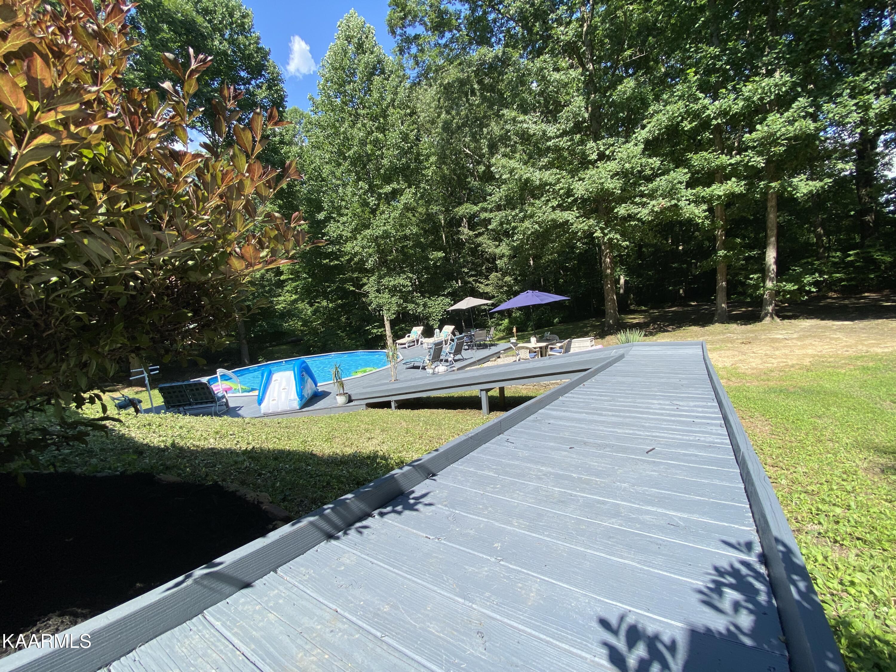 324 Cowan Lane Oneida, TN 37841 - Photo 19 of 55 01281774-A97E-4793-B039-52AA4433D870