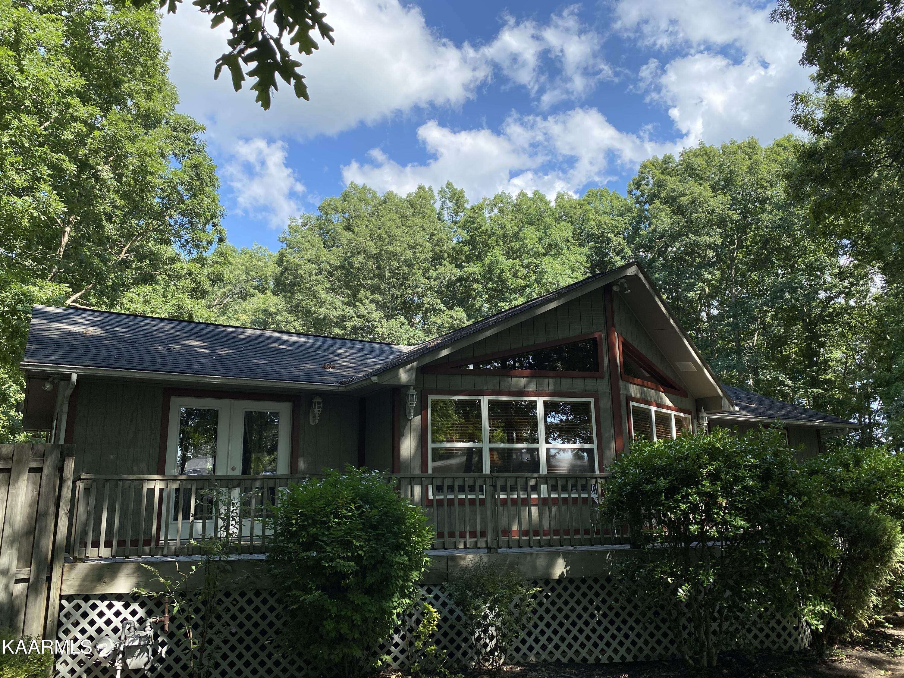 324 Cowan Lane Oneida, TN 37841 - Photo 3 of 55 30135AA5-E15D-4A99-A2F7-9EA898977ABA