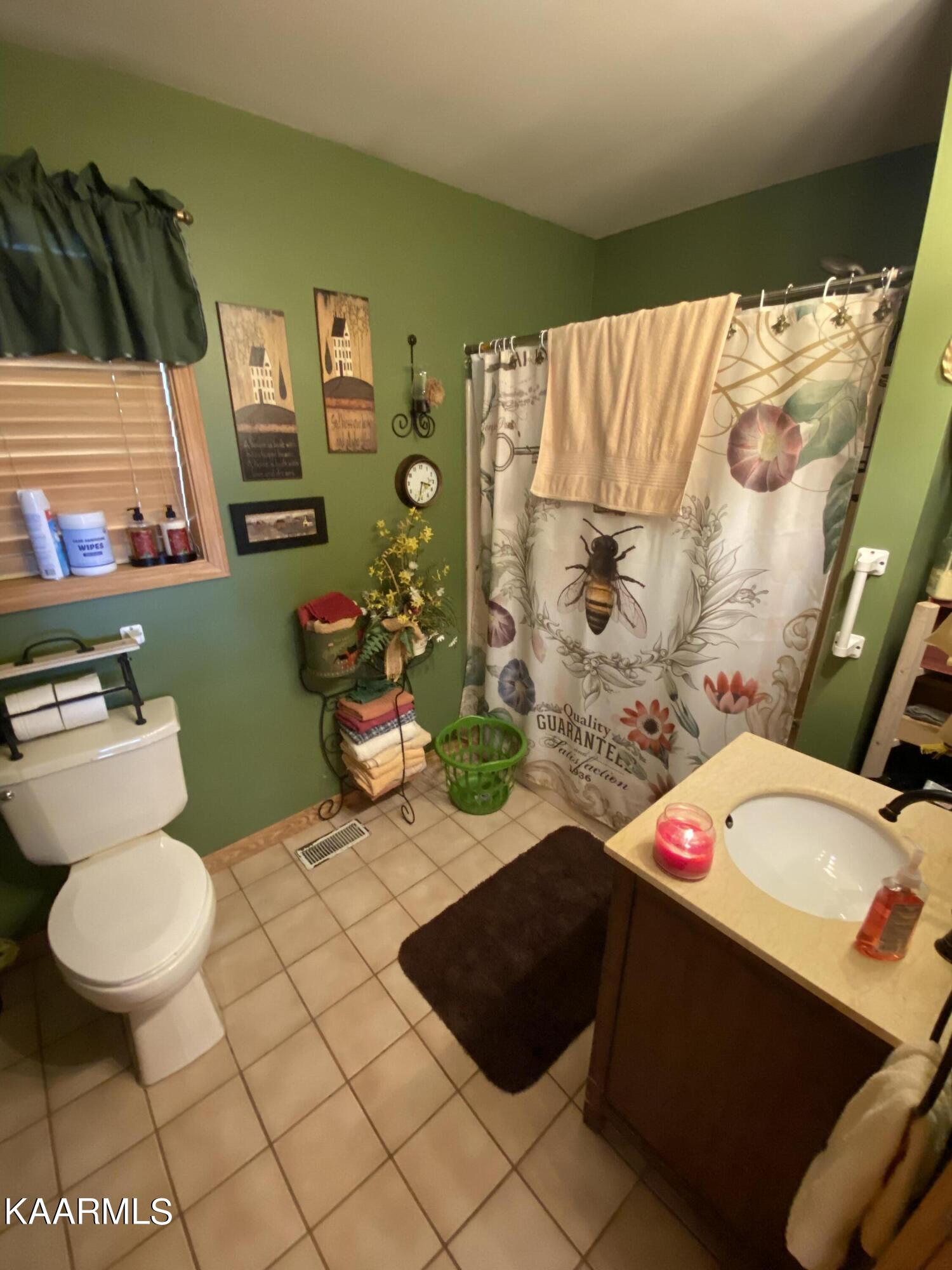 324 Cowan Lane Oneida, TN 37841 - Photo 42 of 55 8028D344-7571-4BEF-9A74-3BCEF05D5DD8