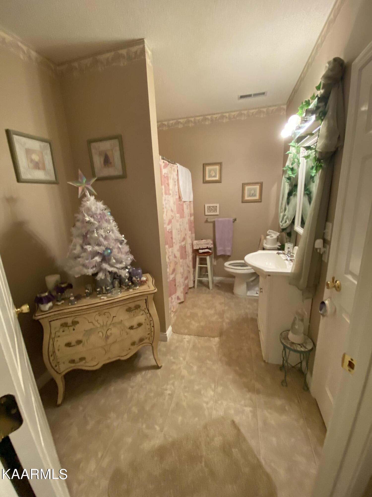 324 Cowan Lane Oneida, TN 37841 - Photo 49 of 55 360FFD14-A96D-4A0D-B26F-A7DF5BC75C67