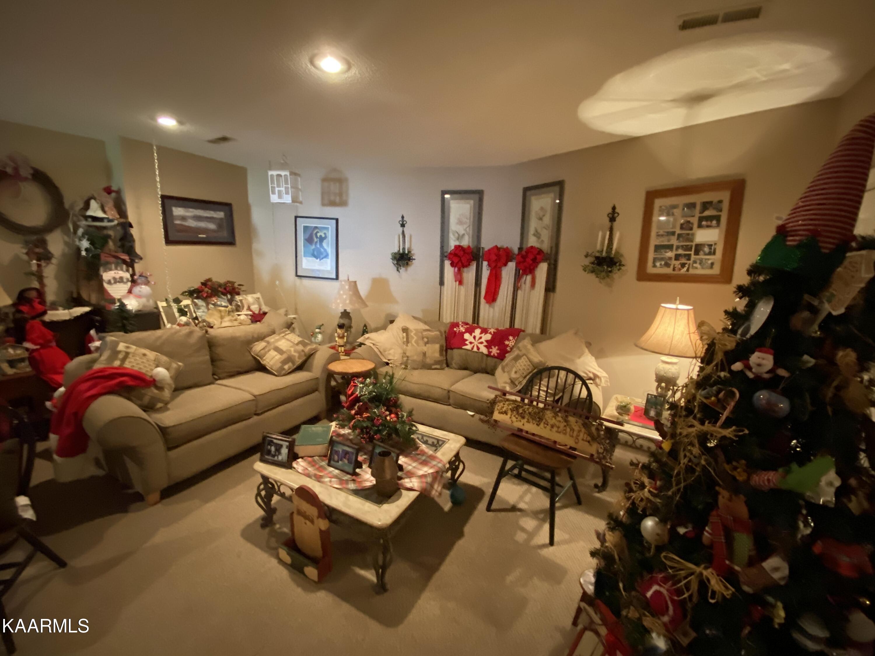 324 Cowan Lane Oneida, TN 37841 - Photo 51 of 55 DF284903-5960-4040-8175-12E62CC38315