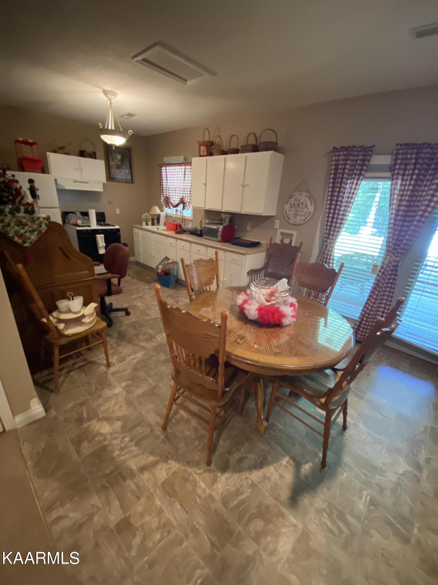 324 Cowan Lane Oneida, TN 37841 - Photo 55 of 55 4336AF57-D511-4179-894E-946642AD5037