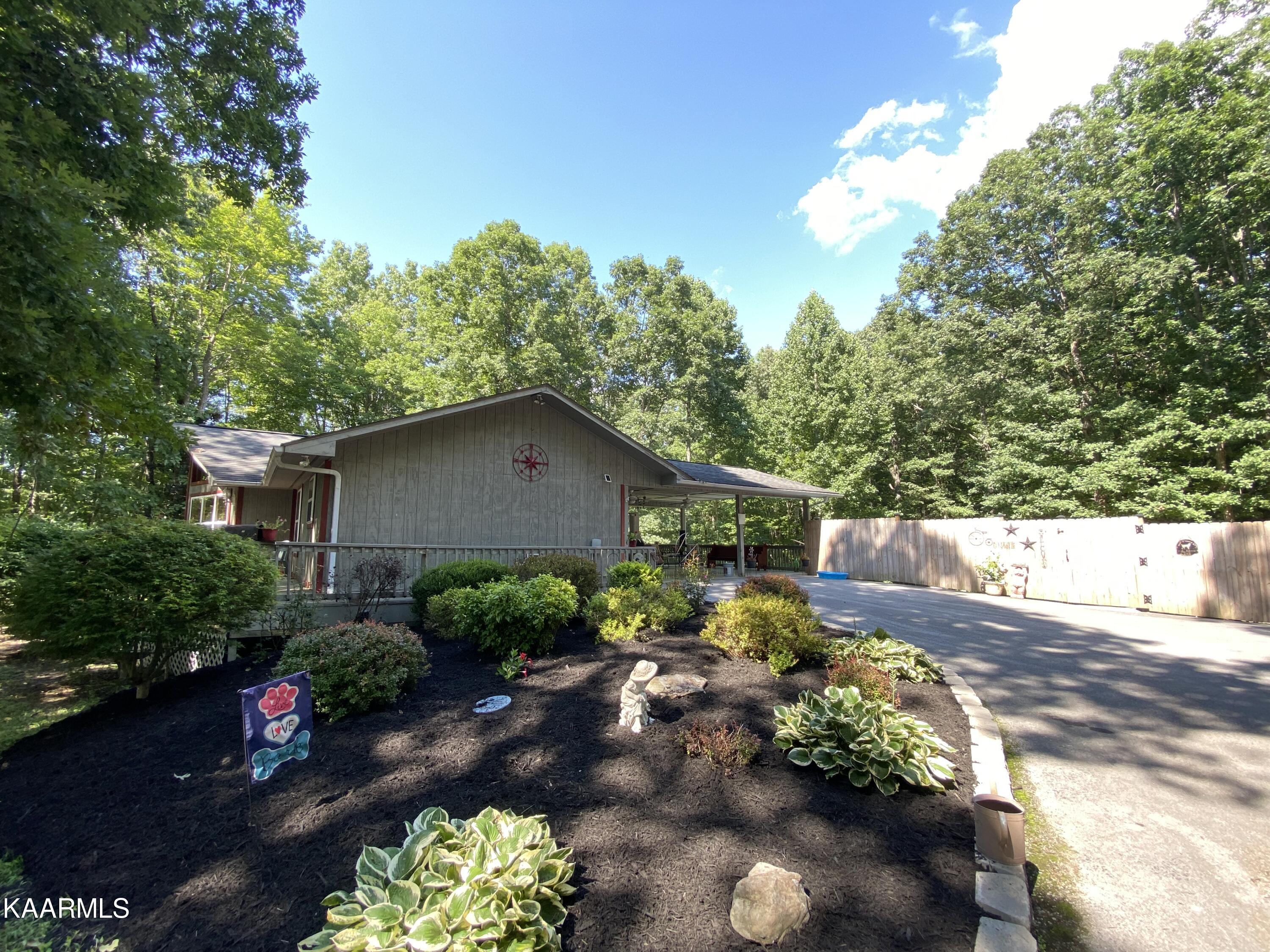 324 Cowan Lane Oneida, TN 37841 - Photo 6 of 55 77664197-3667-4B2F-9961-2166A7CAC0F2