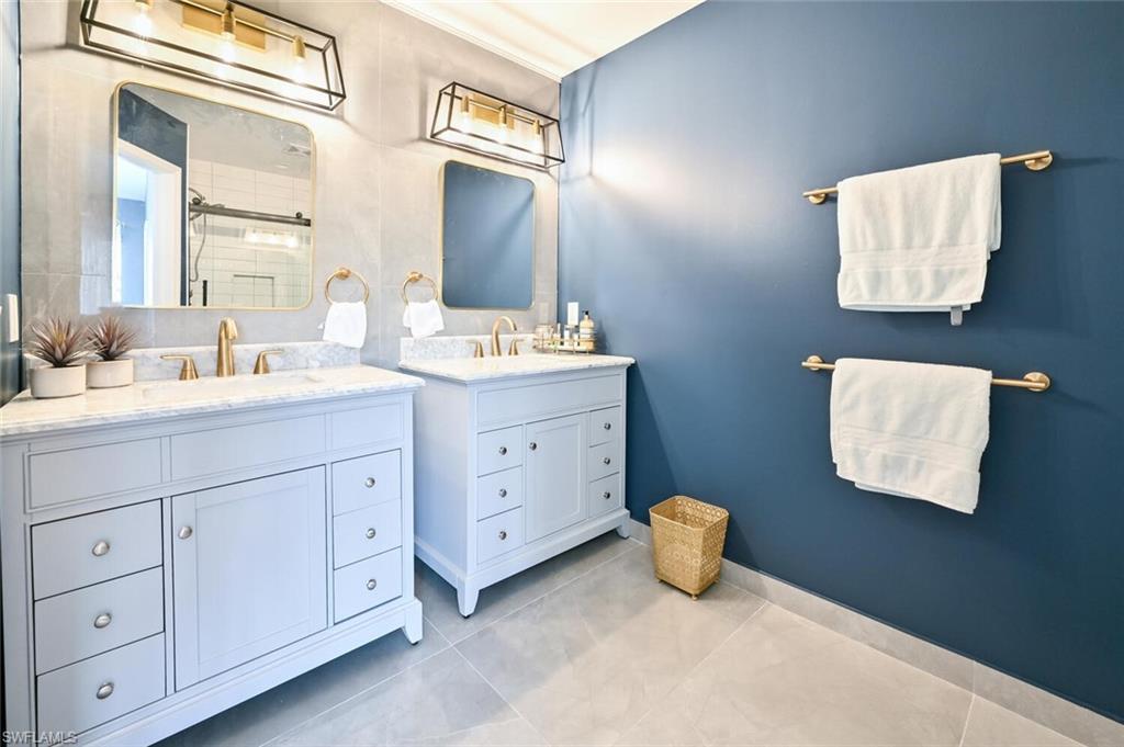 981 Hampton Circle, Unit 119 Naples, FL 34105 - Photo 15 of 30