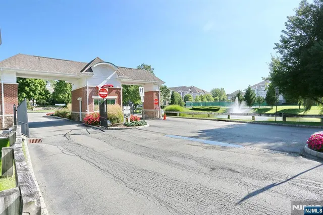 $439,900 | 10203 Warrens Way, Unit W/DEEDED GARAGE, Wanaque, NJ 07465