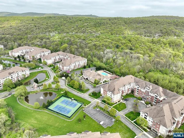 $439,900 | 10203 Warrens Way, Unit W/DEEDED GARAGE, Wanaque, NJ 07465