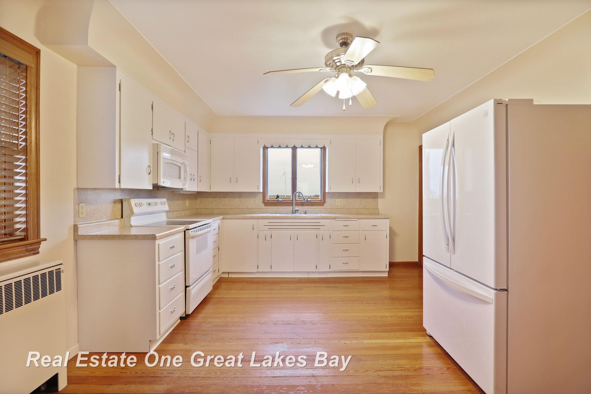 4060 Dickerson Road Akron, MI 48701 - Photo 17 of 62