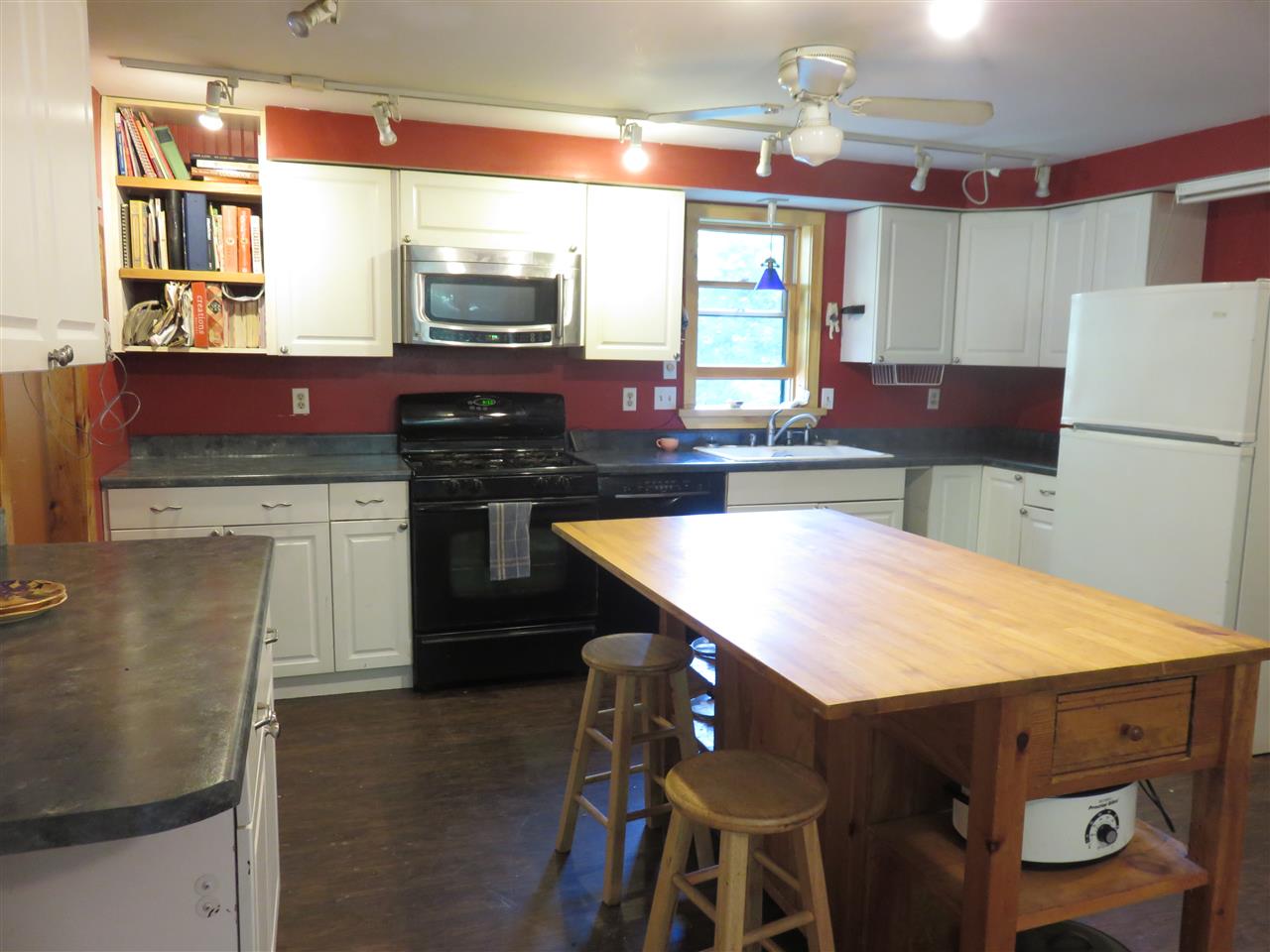 634 Black Brook Road Goffstown, NH 03045 - Photo 5 of 25 Gallery Image 5