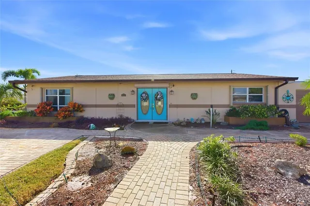 $360,000 | 608 La Gorce Drive, Venice, FL 34293