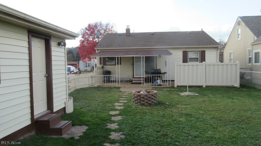 735 3rd Street Southwest New Philadelphia, OH 44663 - Photo 2 of 22