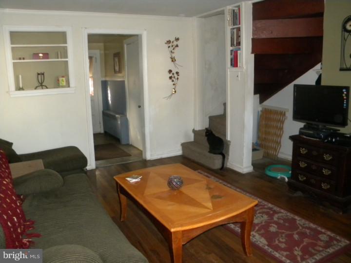 226 Nutt Road Phoenixville, PA 19460 - Photo 2 of 8 Living Room