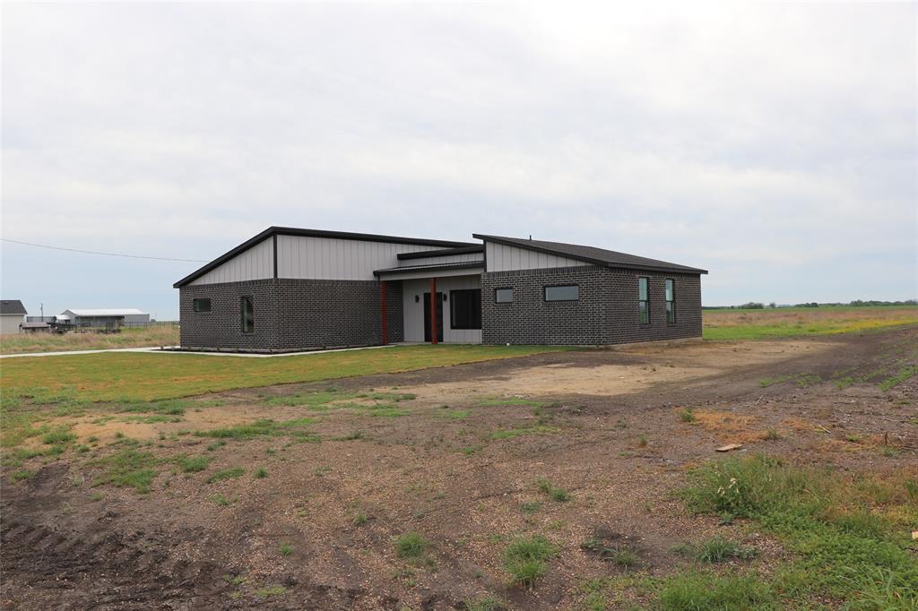 2091 Goodwyn Road Italy, TX 76651 - Photo 3 of 25