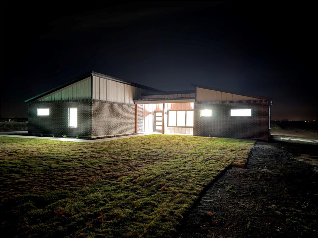 2091 Goodwyn Road Italy, TX 76651 - Photo 6 of 25