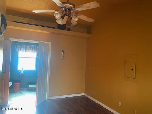 756 Dancey Cove Coldwater, MS 38618 - Photo 8 of 36 Master bed