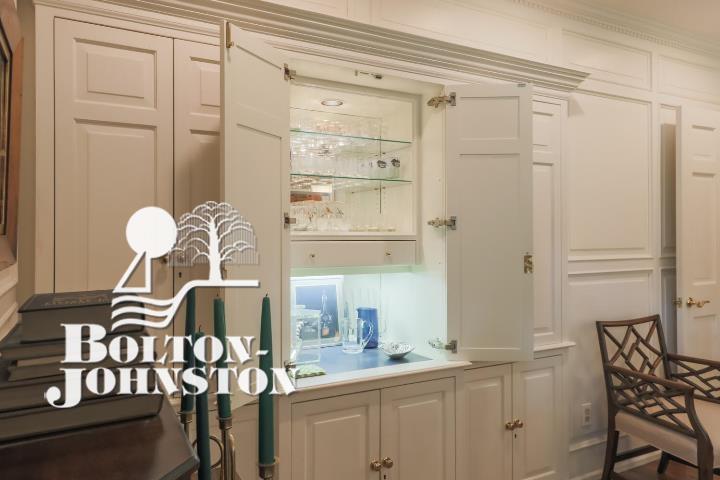 100 Lothrop Road Grosse Pointe, MI 48236 - Photo 7 of 46 Wet Bar/Library