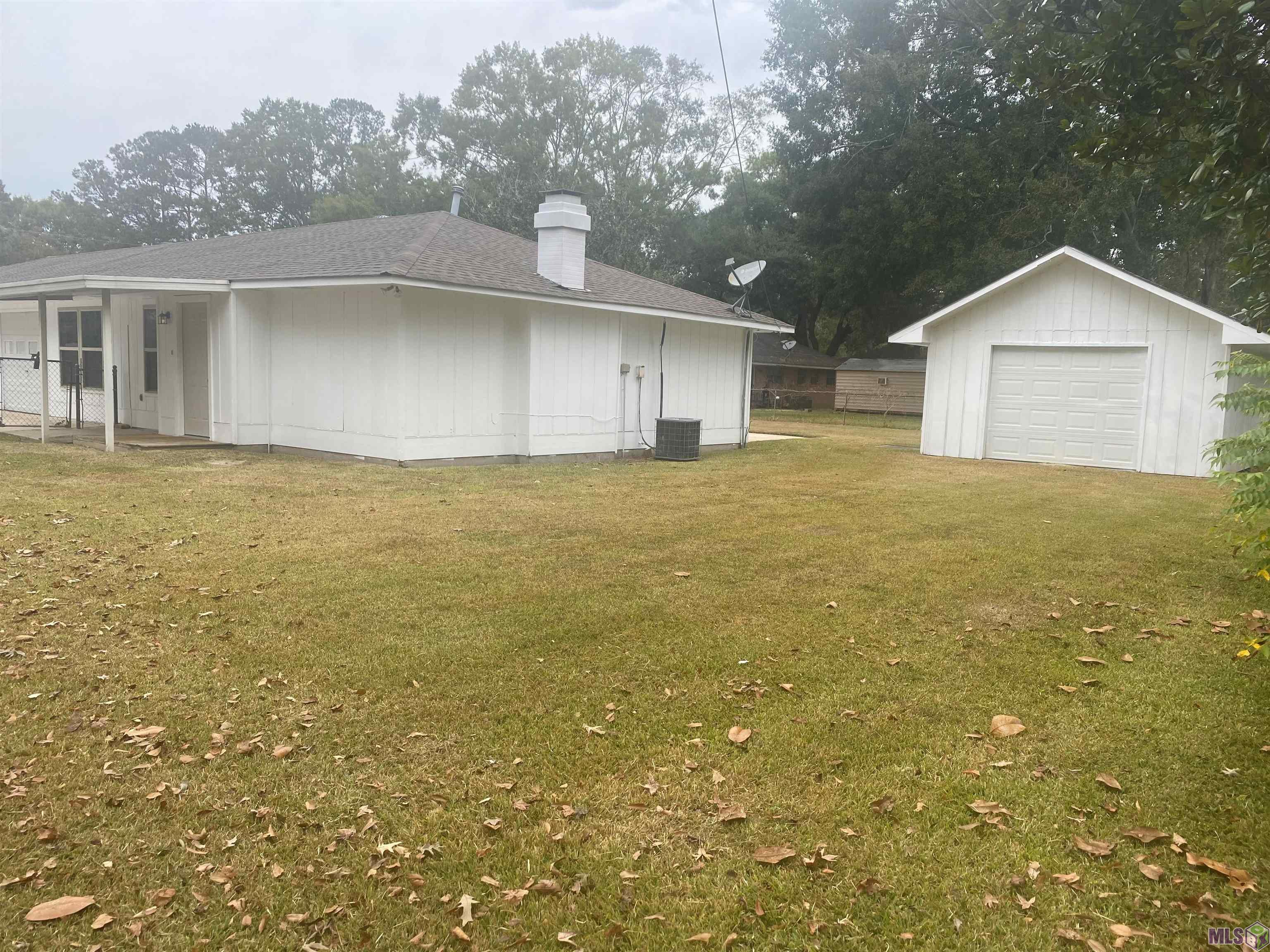 3822 Pasadena Drive Baton Rouge, LA 70814 - Photo 4 of 15 rear of home