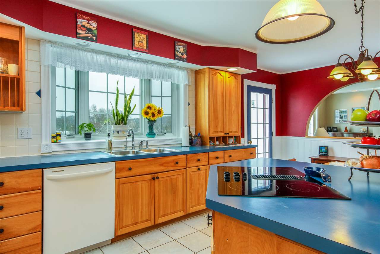 2651 Oak Hill Road Williston, VT 05495 - Photo 7 of 40
