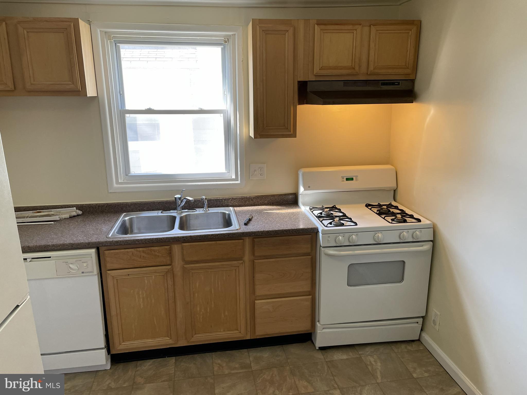 4210 Raspe Avenue Baltimore, MD 21206 - Photo 16 of 20