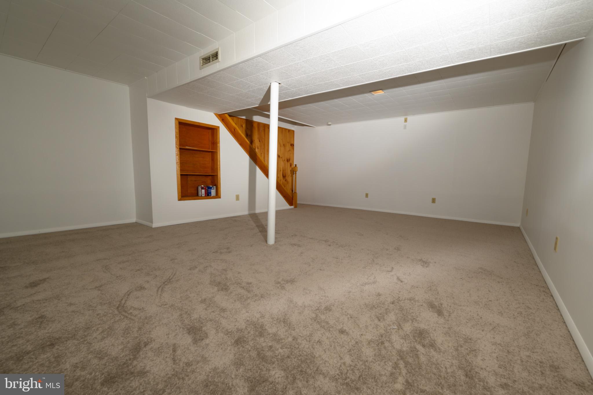 653 McKendimen Road Shamong, NJ 08088 - Photo 10 of 13 an empty room with an entryway