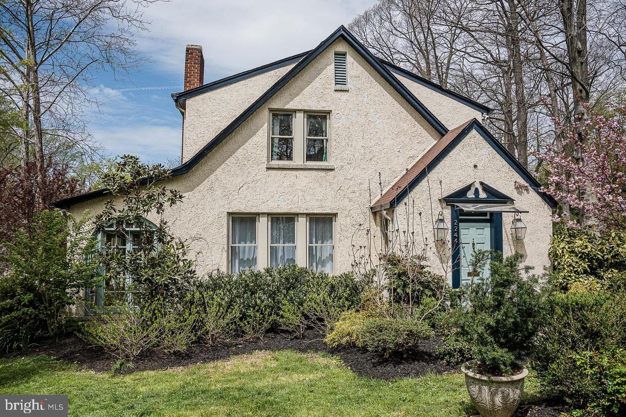 2244 Crest Road Baltimore, MD 21209 - Photo 43 of 54 a view of a yard in front of house