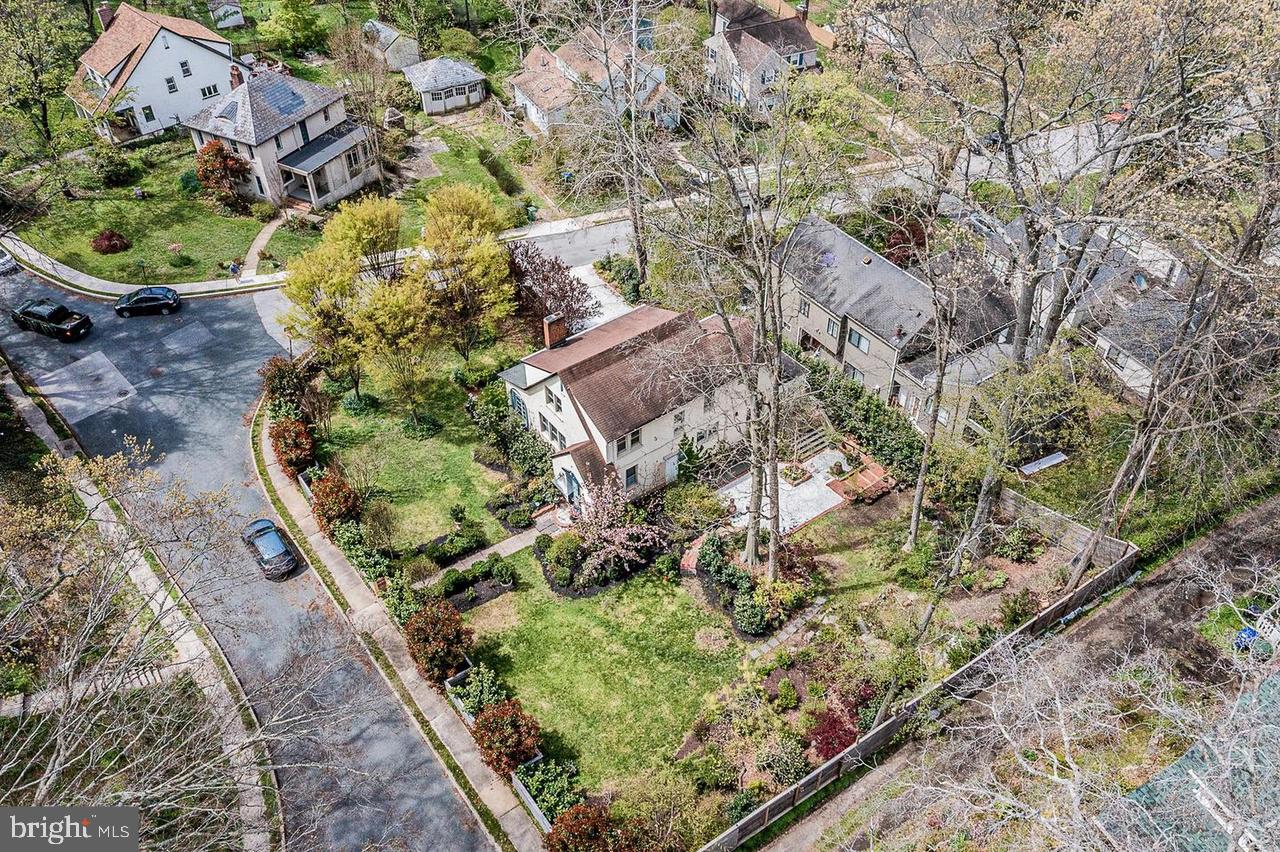 2244 Crest Road Baltimore, MD 21209 - Photo 53 of 54 a view of a garden with a house
