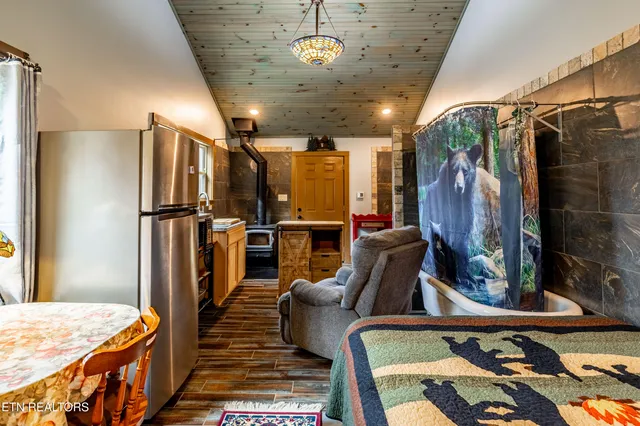 $349,999 | 5909 Old Walland Highway, Walland, TN 37886