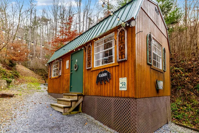 $349,999 | 5909 Old Walland Highway, Walland, TN 37886