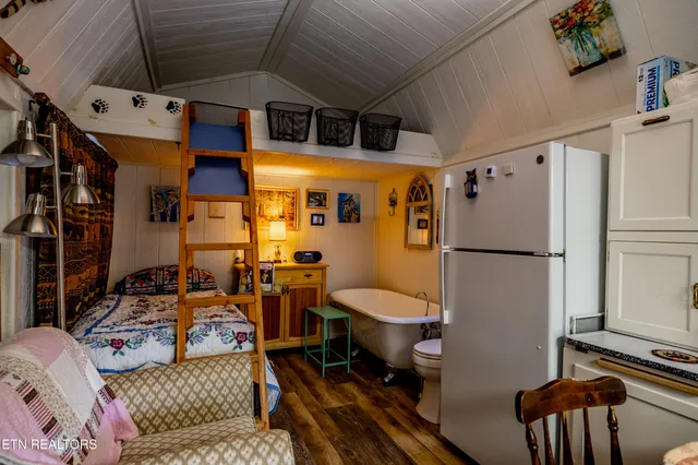 $349,999 | 5909 Old Walland Highway, Walland, TN 37886