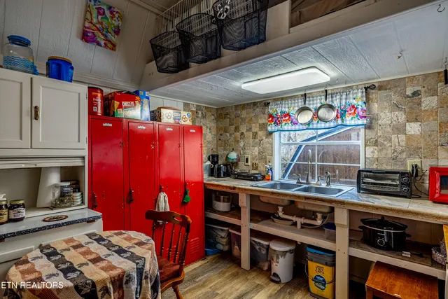 $349,999 | 5909 Old Walland Highway, Walland, TN 37886