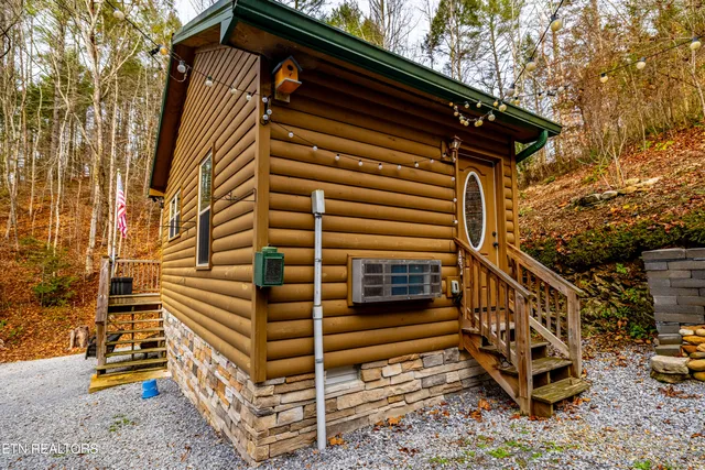 $349,999 | 5909 Old Walland Highway, Walland, TN 37886