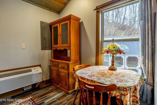 $349,999 | 5909 Old Walland Highway, Walland, TN 37886