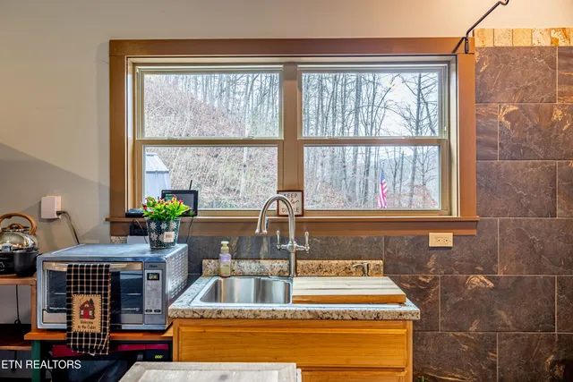 $349,999 | 5909 Old Walland Highway, Walland, TN 37886