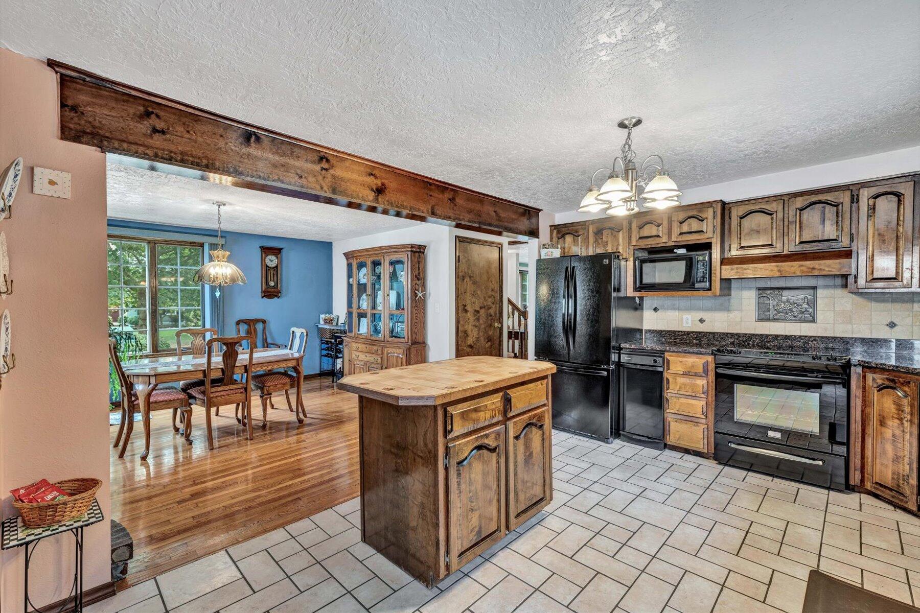 108 Mayflower Ridge Drive Wareham, MA 02571 - Photo 4 of 66 42-IMGP4824