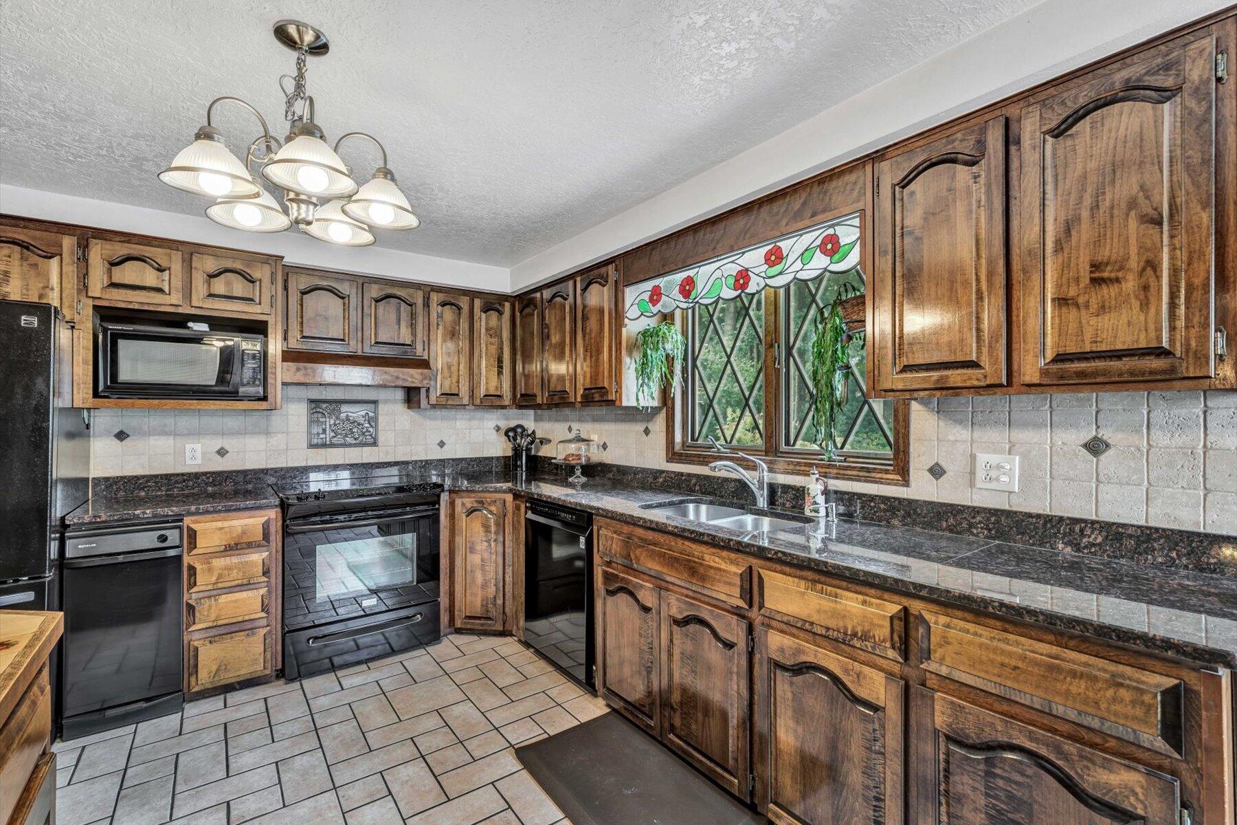 108 Mayflower Ridge Drive Wareham, MA 02571 - Photo 5 of 66 43-IMGP4827