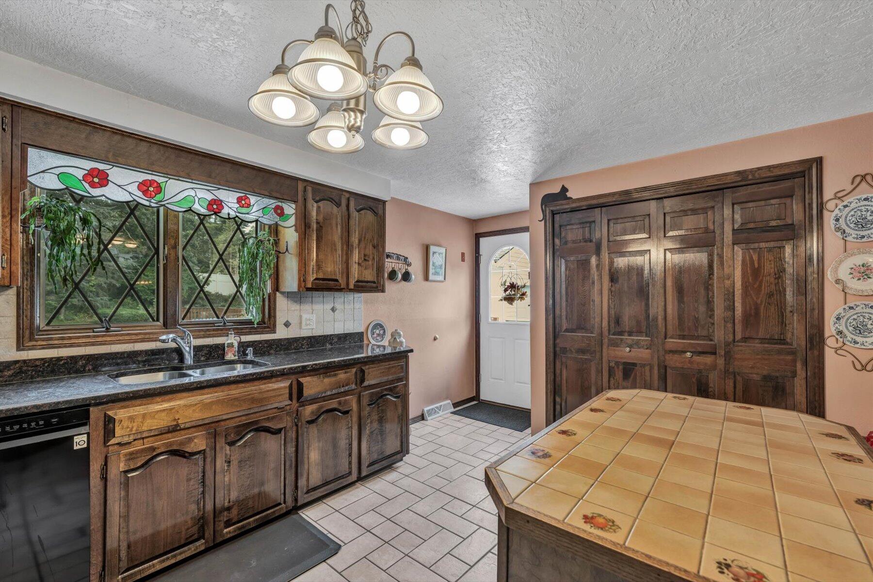 108 Mayflower Ridge Drive Wareham, MA 02571 - Photo 6 of 66 46-IMGP4836
