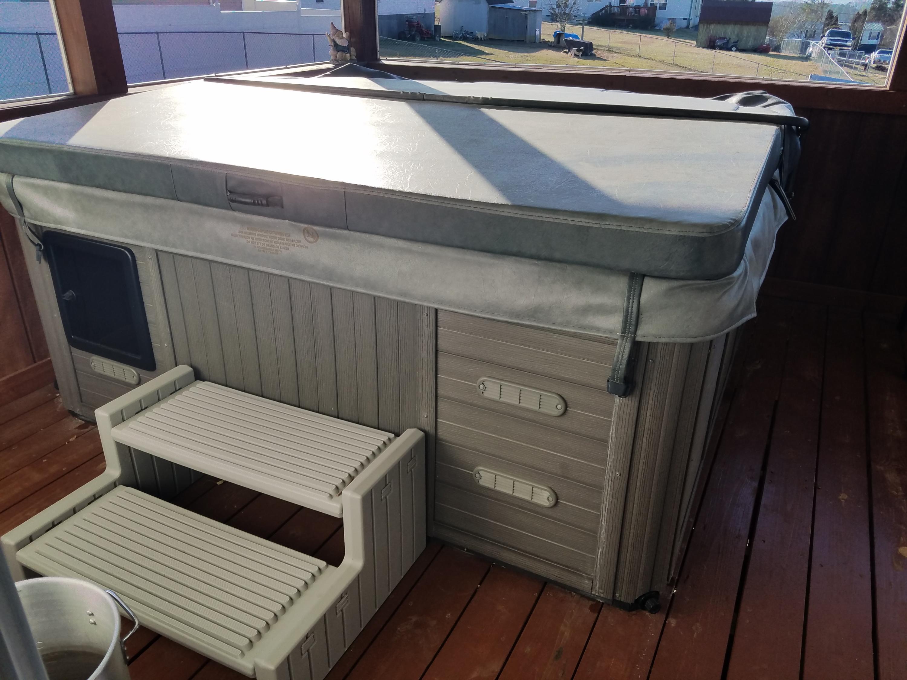 853 Bruner Road Strawberry Plains, TN 37871 - Photo 34 of 36 HOT TUB