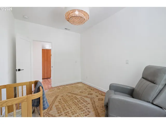 a view of livingroom with furniture