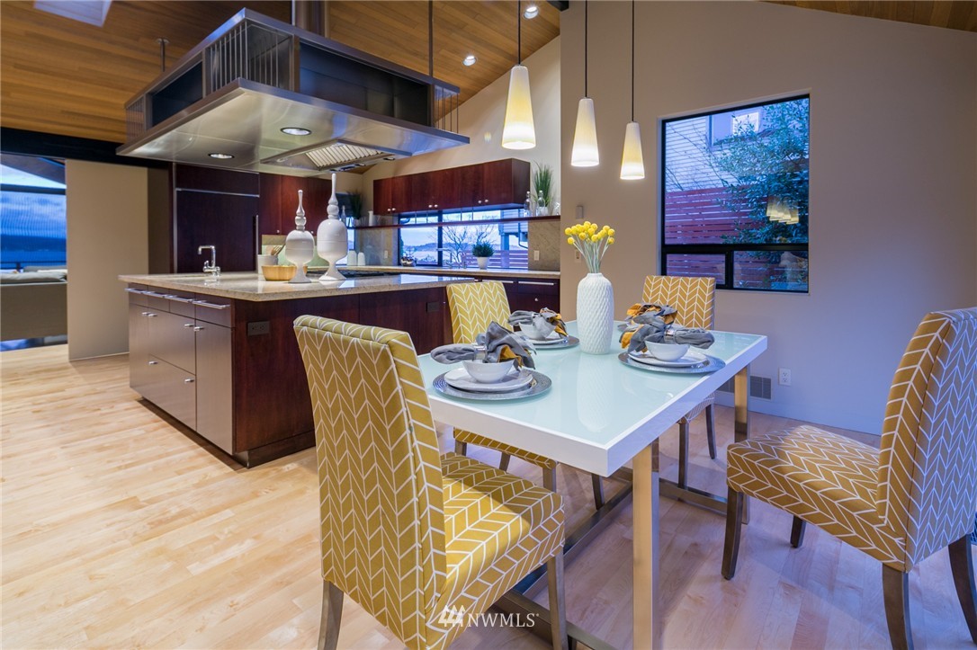 6663 Northeast Windermere Road Seattle, WA 98115 - Photo 12 of 22