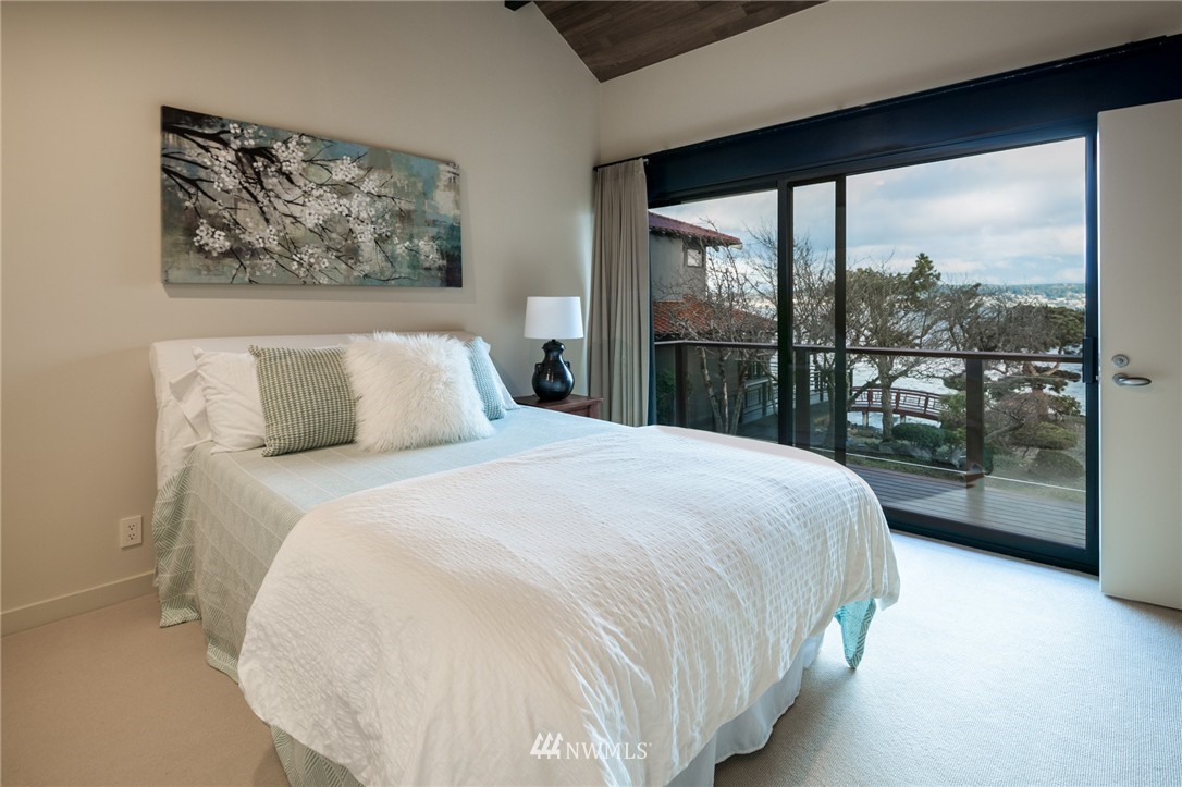 6663 Northeast Windermere Road Seattle, WA 98115 - Photo 15 of 22