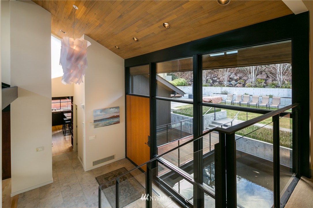 6663 Northeast Windermere Road Seattle, WA 98115 - Photo 7 of 22